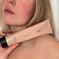 Lelive. Good to Glow | Smooth + Renew Body Exfoliator